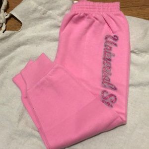 Girls sweat pants.❄️